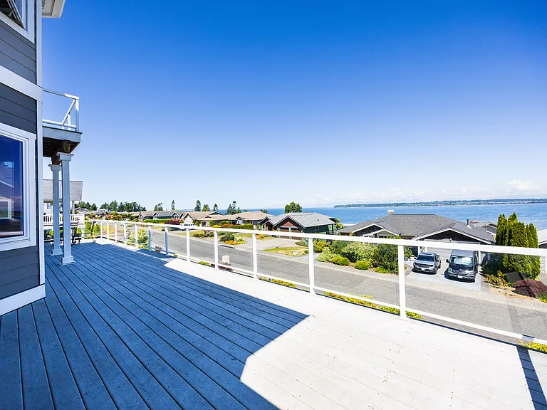 Mid-level Deck