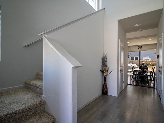 5th image of 3040 N Dudley Street