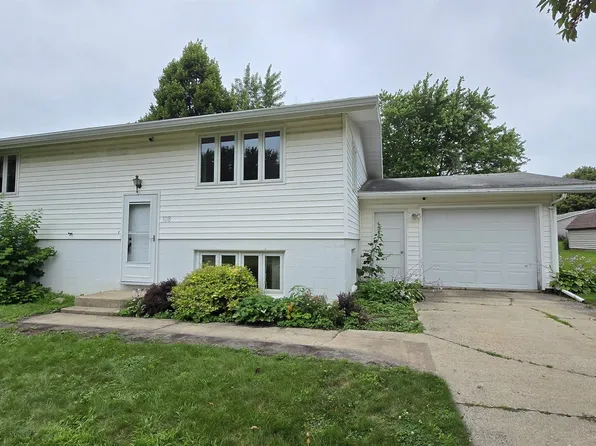 108 Hillhaven Dr, Forest City, IA 50436