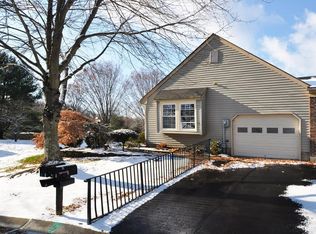 31 Canterbury Dr #B, Monroe Township, NJ 08831