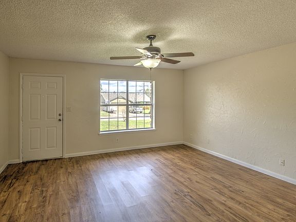 2nd image of 1305 W Doris St