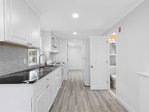 5th image of 3 Five Susan Ruth Rd