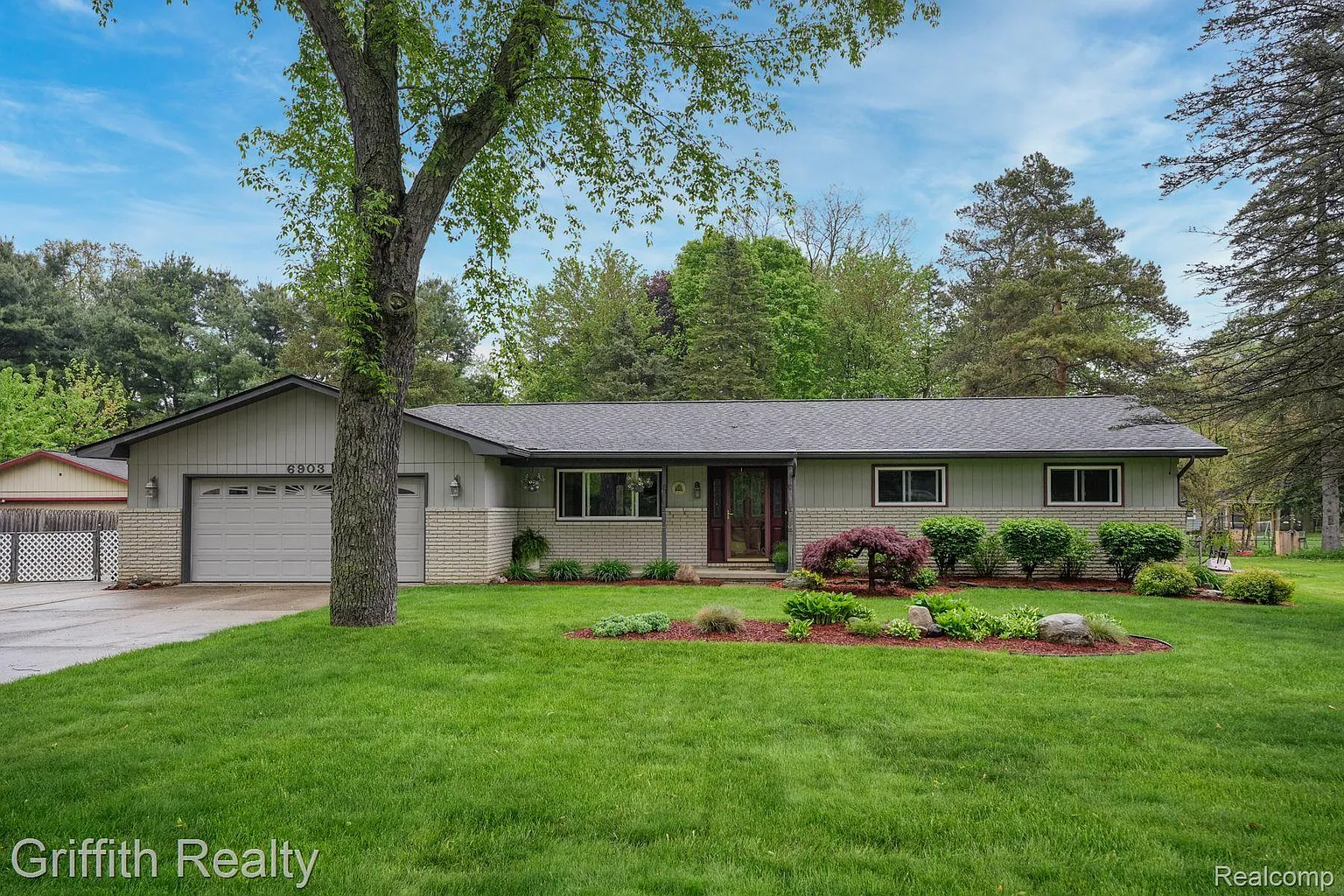 6903 Somerset Dr photo 1