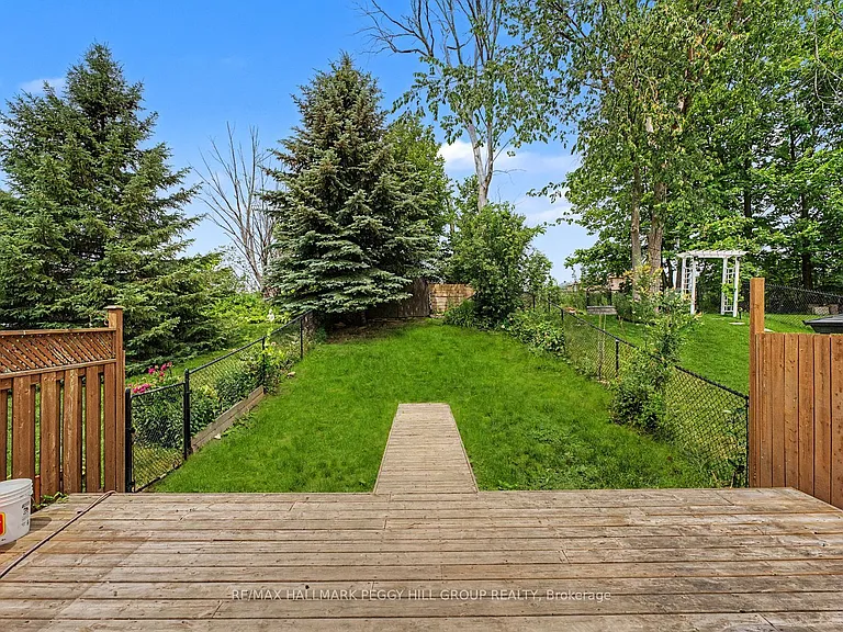 334 Dunsmore Ln — Photo 13