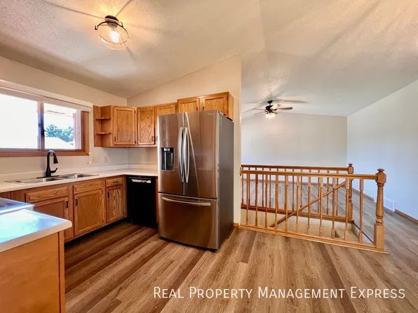 5808 W Clay St, Sioux Falls, SD 57106