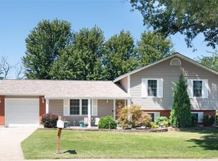 156 Universal Dr, Saint Peters, MO
