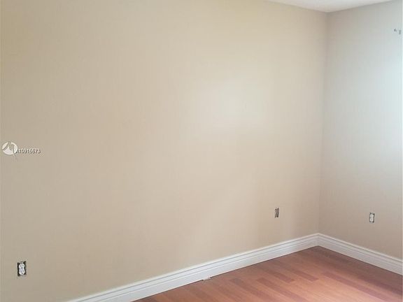 3rd image of 250 Palm Cir W APT 207