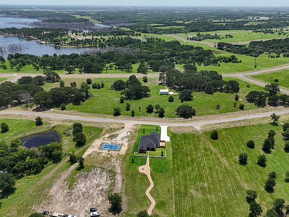 5th image of 370 Shoreline Dr
