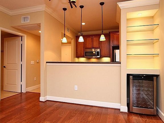 5th image of 2203 Dorrington St APT 207