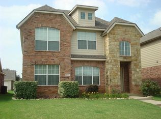 8920 Tucker St, Aubrey, TX 76227