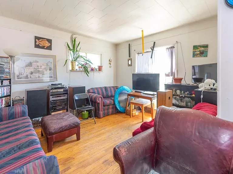 424 W Saginaw St #1 — Photo 2