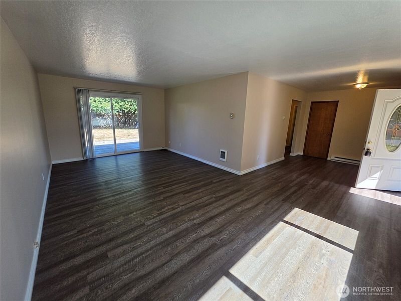 4th image of 3382 Nebraska Street