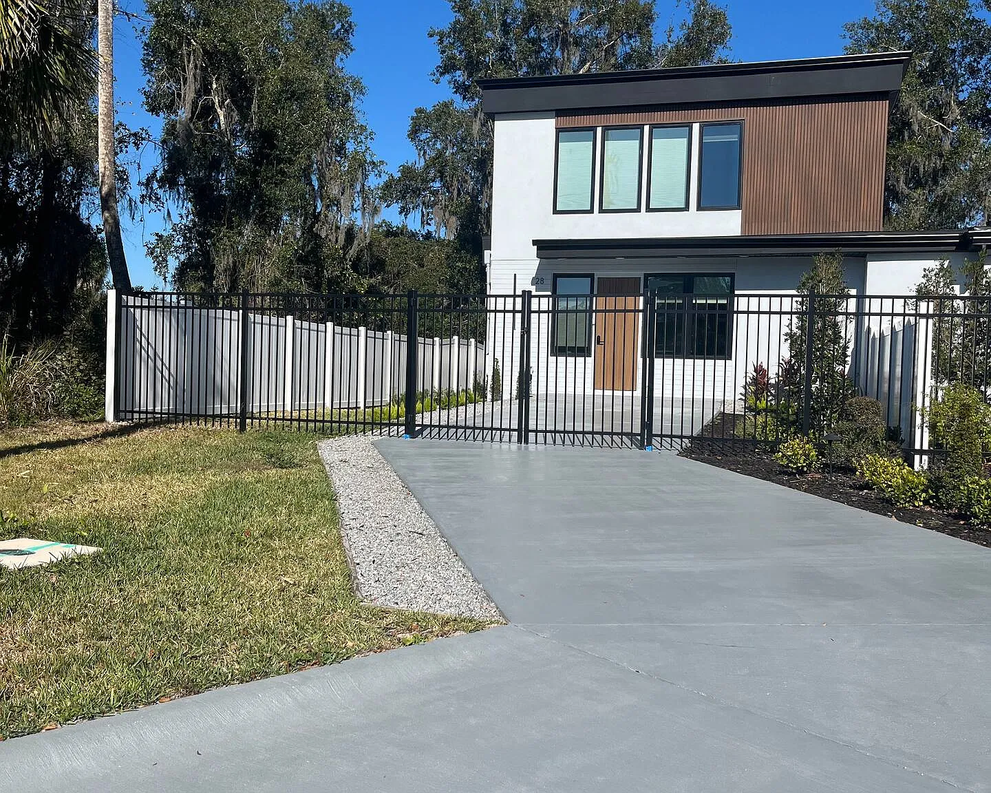 28 Academy Ave — Photo 2