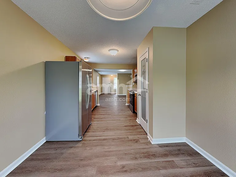 10261 Sunvista Ct — Photo 5
