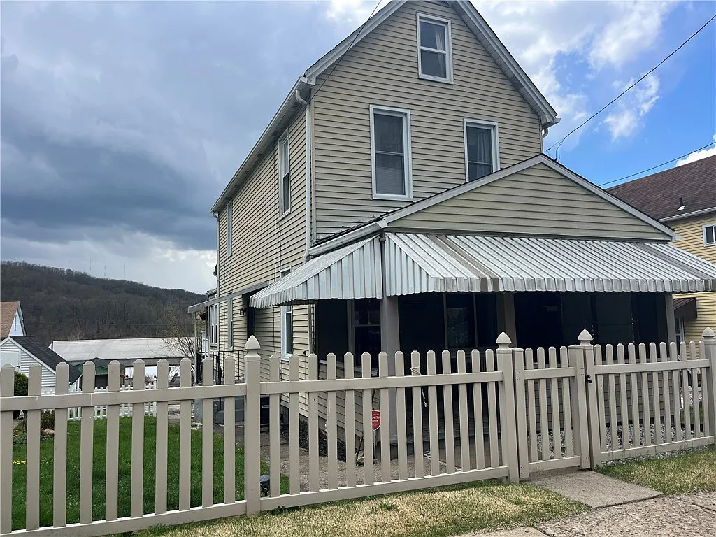 4408 3rd St photo 1