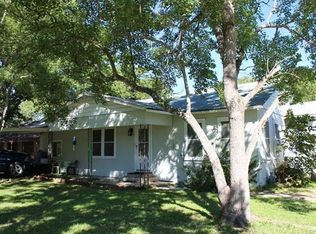 1409 W San Antonio St, Lockhart, TX 78644