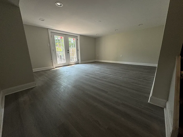 1633 Powell Rd — Photo 31