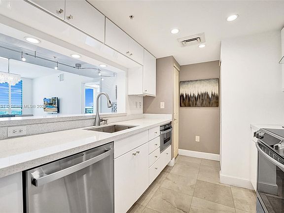 4th image of 610 W Las Olas Blvd APT 1816N