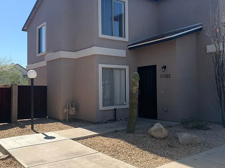 Rincalina on Speedway Townhomes — Photo 2