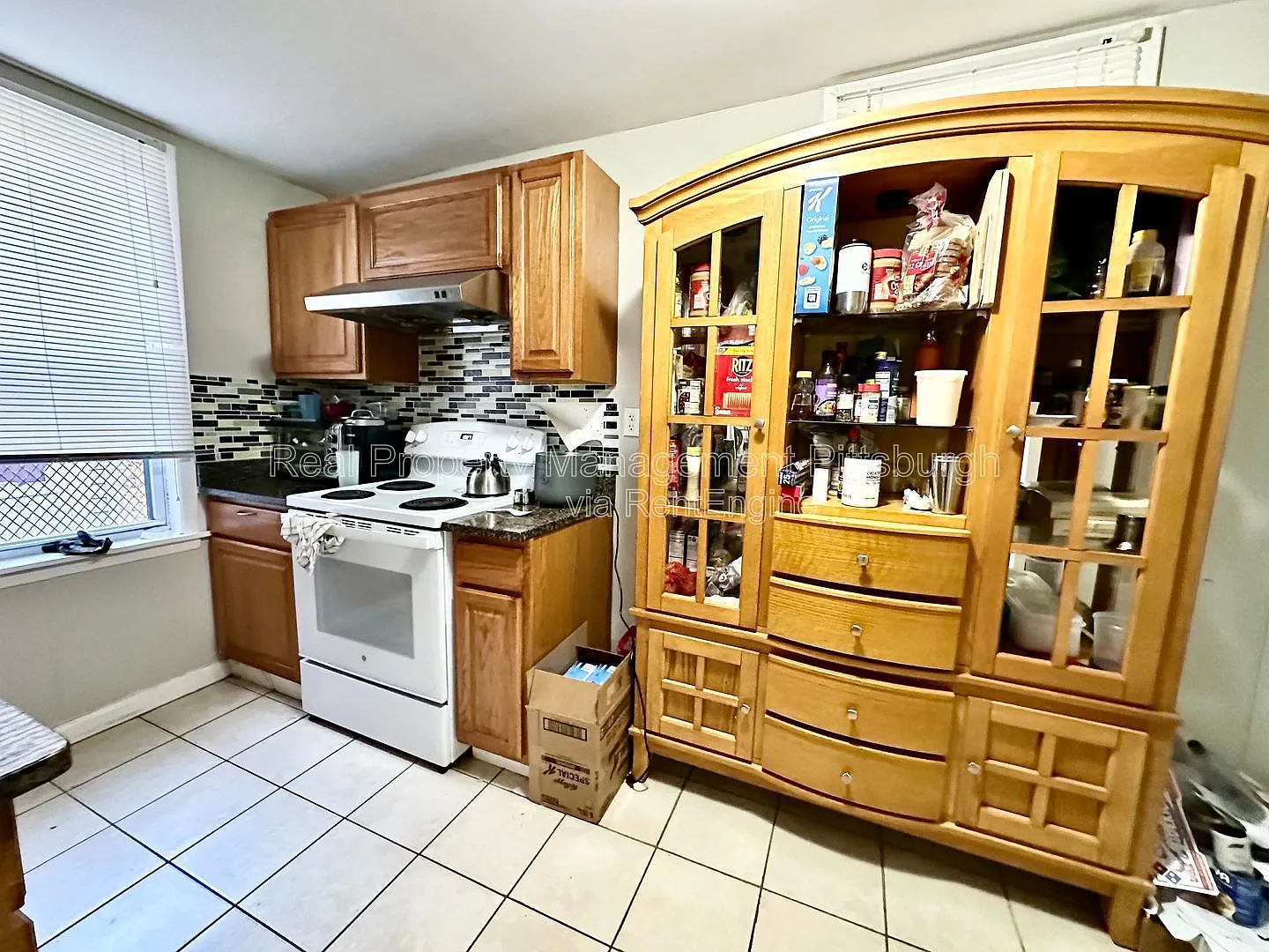 6 bed, 2.0 bath, 1735 sqft, $3,100 — Photo 4
