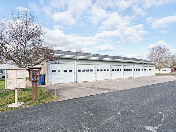 2nd image of 4719 Weston Ave #104
