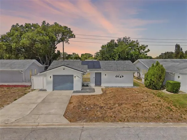 10823 Casa Grande Ave, Port Richey, FL 34668