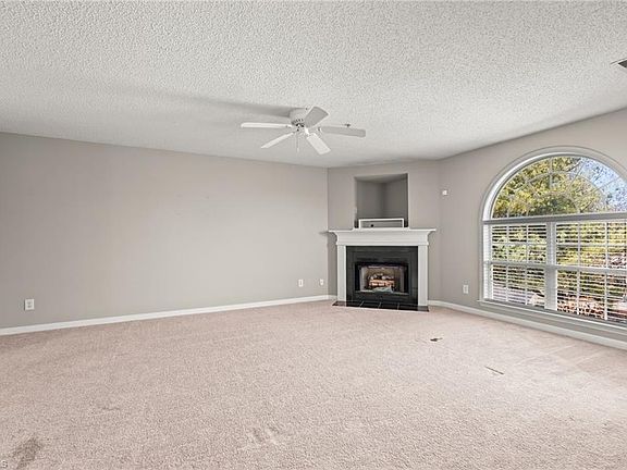 3rd image of 722 Scholastic Ct
