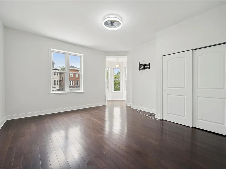 4911 Warrington Ave — Photo 20