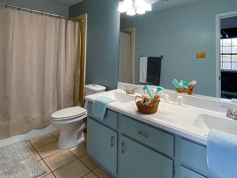 4516 Kingsdale Dr — Photo 7