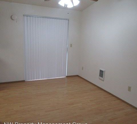 3rd image of 4325 113th Pl NE #B