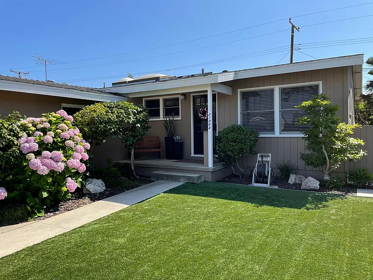 21905 Ladeene Ave — Photo 2