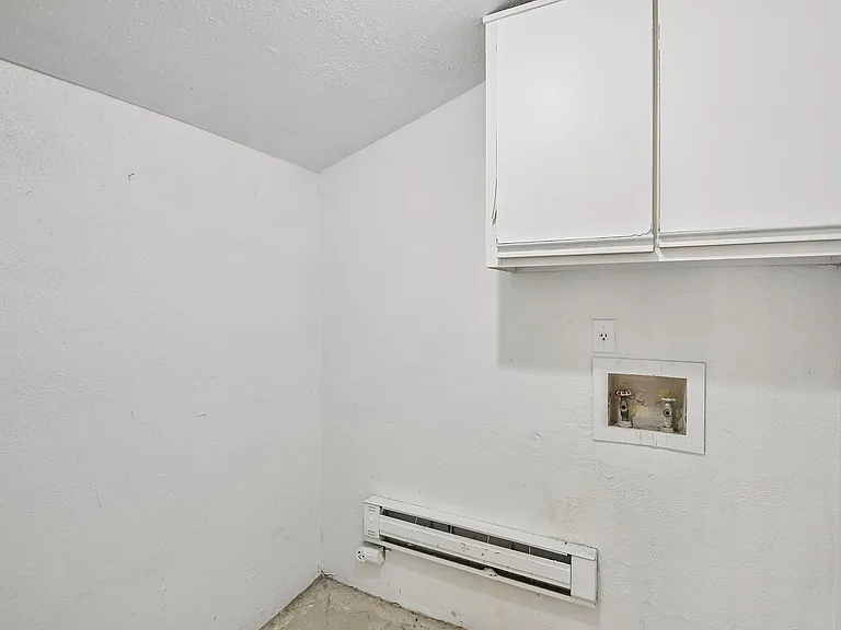 31-web-or-mls-Briar Forest Dr-S1303-031