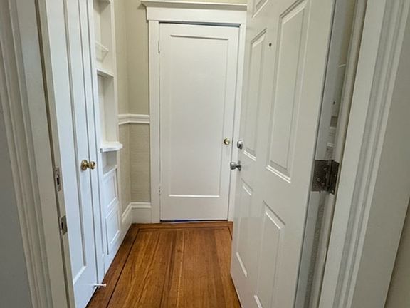 4th image of 610 Webster St #16