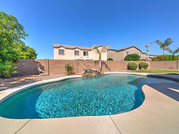 5th image of 912 E Julian Dr