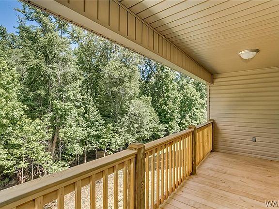 3rd image of 11915 Belle Meade Cir