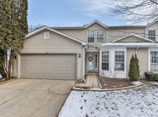 16 Dorchester Ct, Streamwood, IL 60107