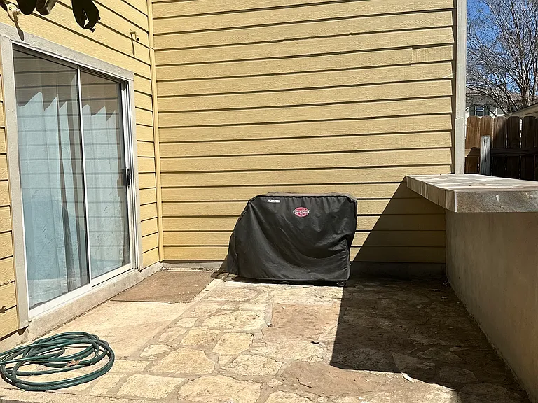 162 Hampton Cv — Photo 25