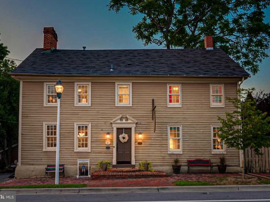 51 W Main St, New Market, MD 21774