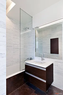 Sold by Modern Spaces | media 2