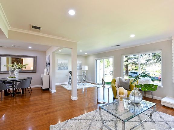 5th image of 1096 Norfolk Dr