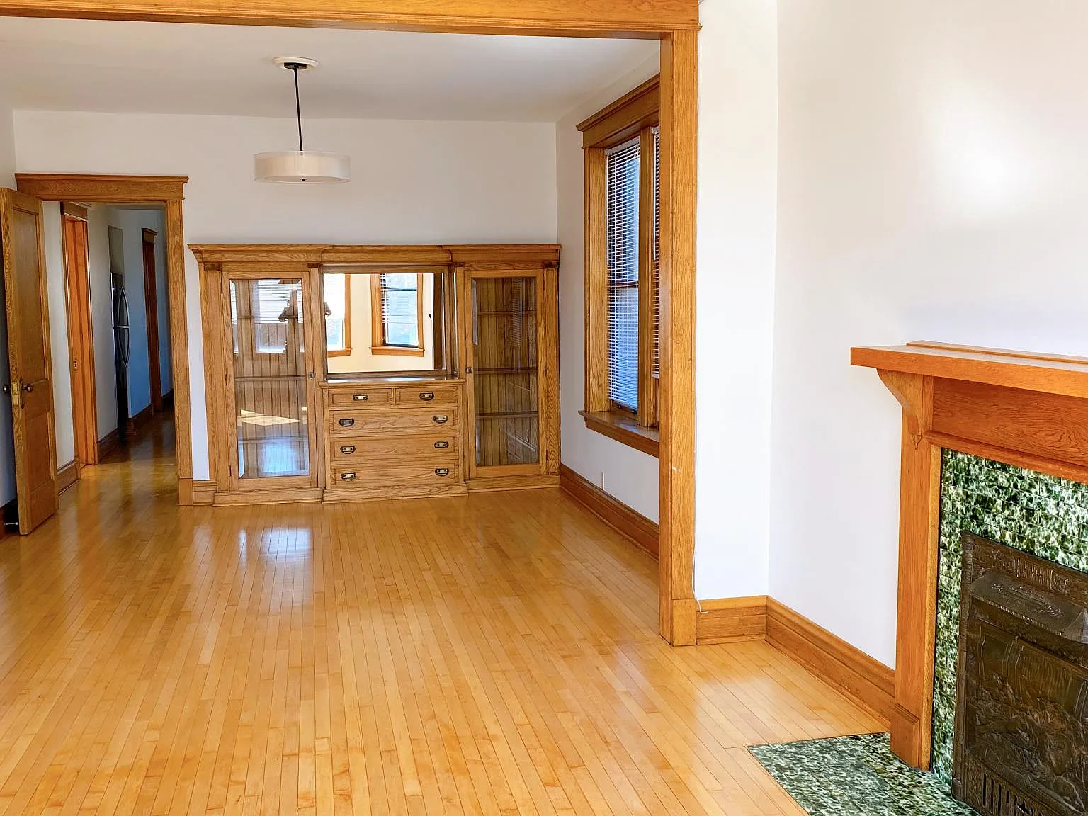 3 bed, 1100 sqft, $2,750 — Photo 4