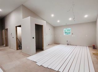 2791 Maple St, Hollister, MO 65672