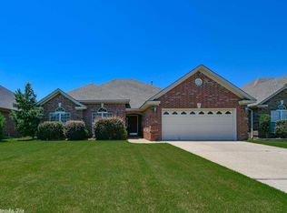 122 Auriel Cir, Maumelle, AR 72113