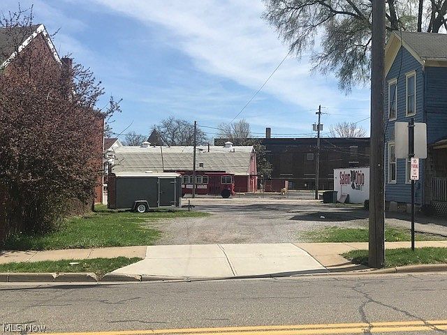 2nd image of Lincoln Ave S