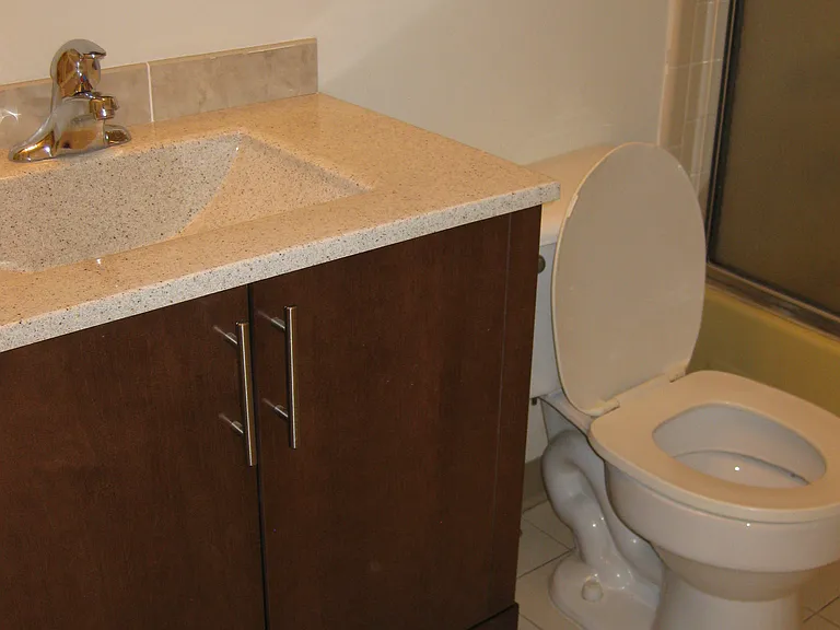 8 Leighton Ave — Photo 2