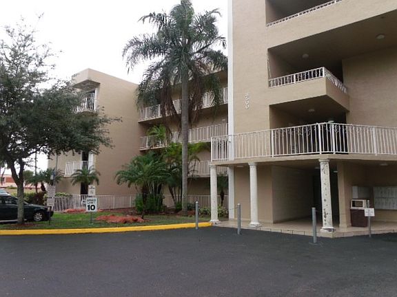 5th image of 8500 NW 8th St APT 202