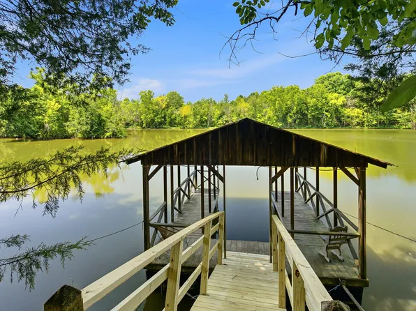 100 Breeze Inn Rd, Castalian Springs, TN 37031