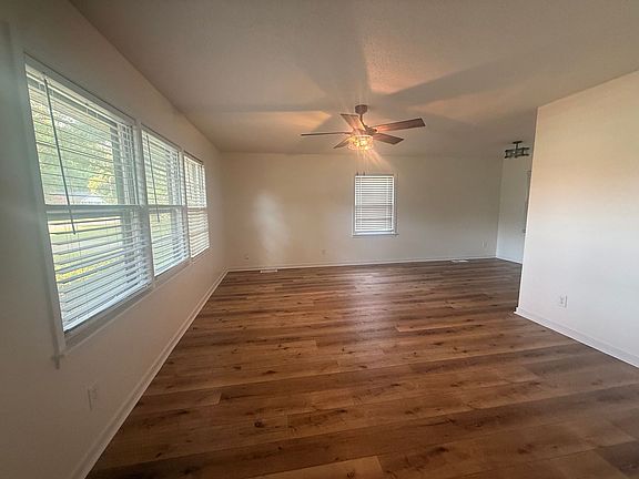 2nd image of 10 Ridgeview Dr