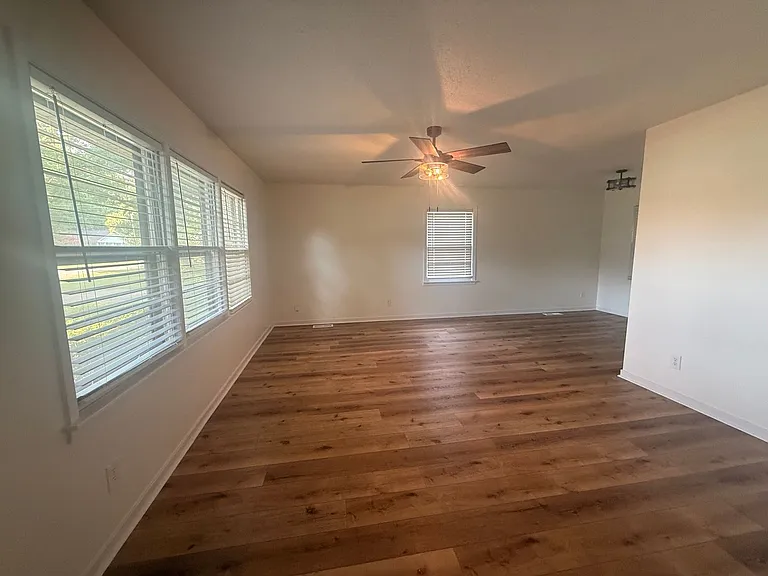 10 Ridgeview Dr — Photo 2