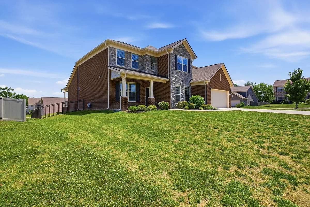 Building Photo - 1725 Lantana Dr